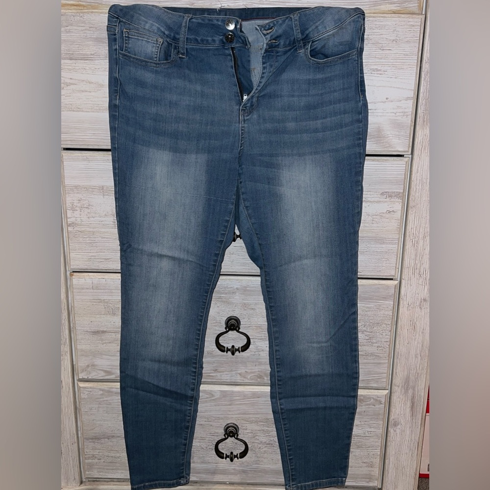Boutique jeans.